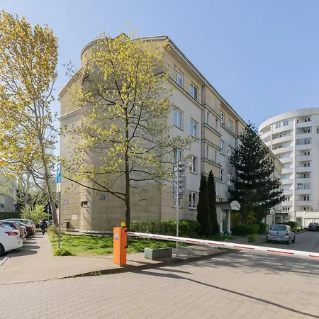 Апартаменты Metro Natolin Ursynow Centre Studio With Balcony By Renters *